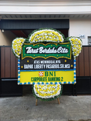 Papan Bunga Duka di Karondoran