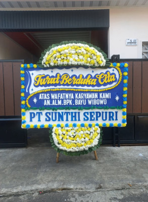 Papan Bunga Duka di Karondoran