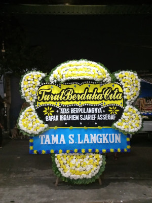 Papan Bunga Duka di Karondoran