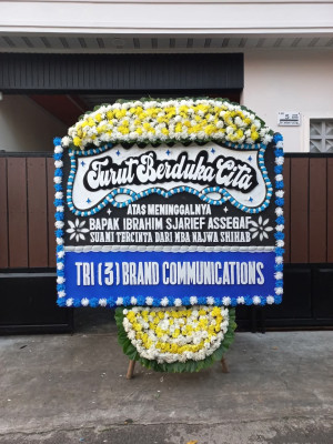 Papan Bunga Duka di Karondoran